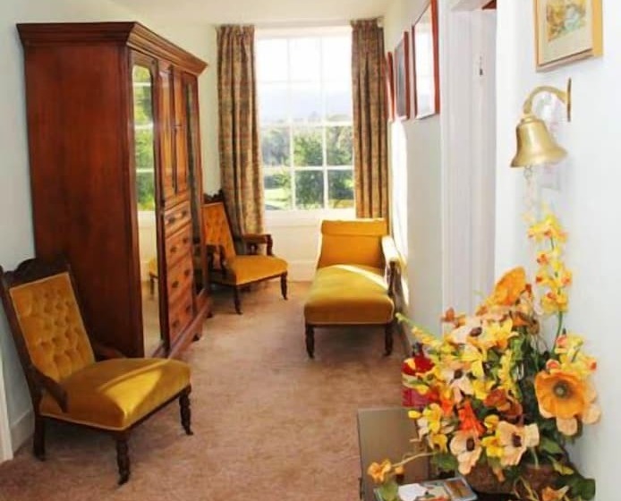 مبيت وإفطار Benhall Farm Holidays