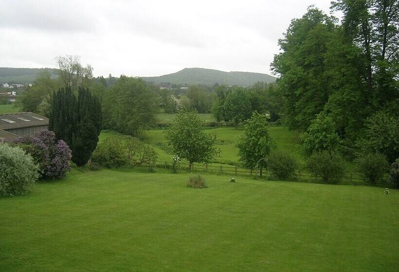 مبيت وإفطار Benhall Farm Holidays