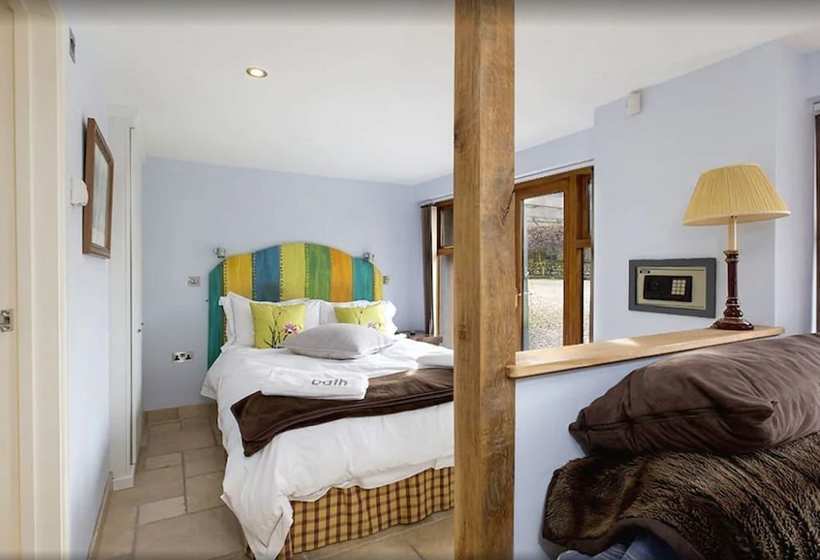 مبيت وإفطار Hillside Holiday Cottages