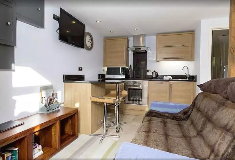 Aamiaismajoitus (B&B) Hillside Holiday Cottages