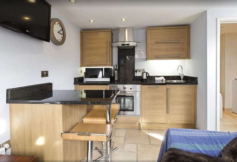 مبيت وإفطار Hillside Holiday Cottages