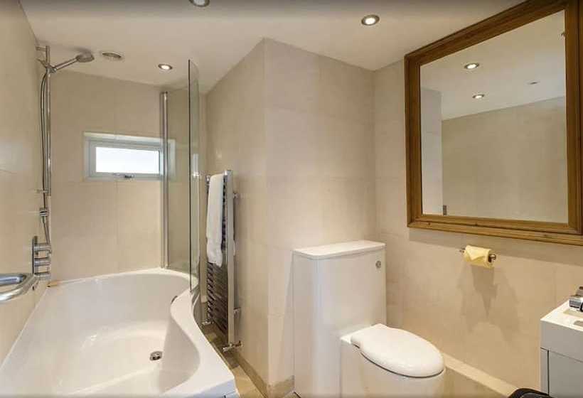 مبيت وإفطار Hillside Holiday Cottages