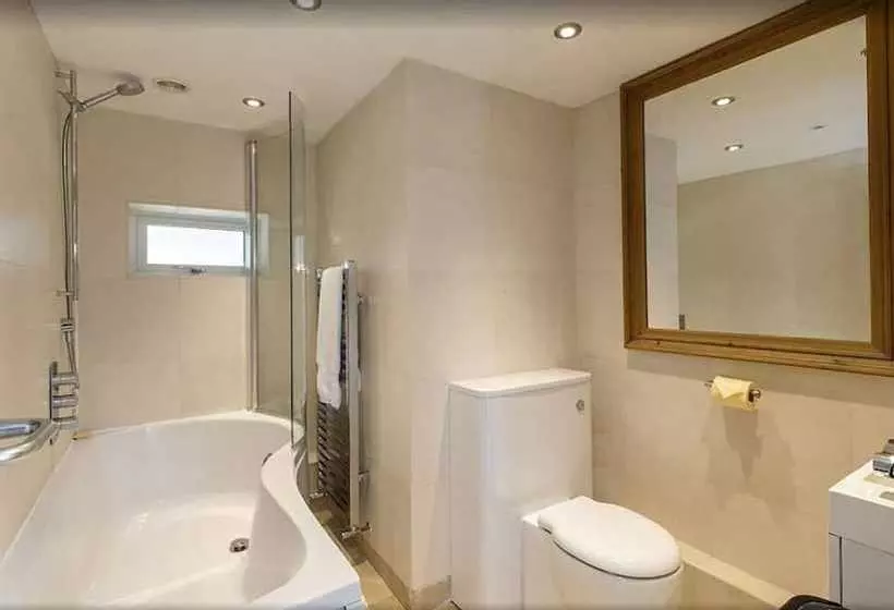 Aamiaismajoitus (B&B) Hillside Holiday Cottages