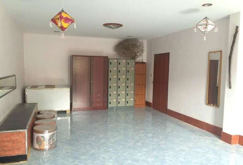 Domingo Hostel Phangan