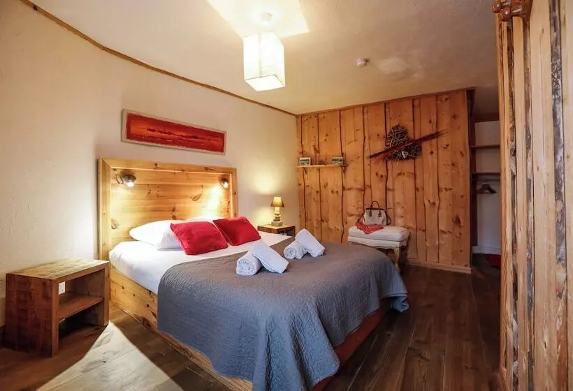 Hostelli Auberge Les 2 Moucherolles