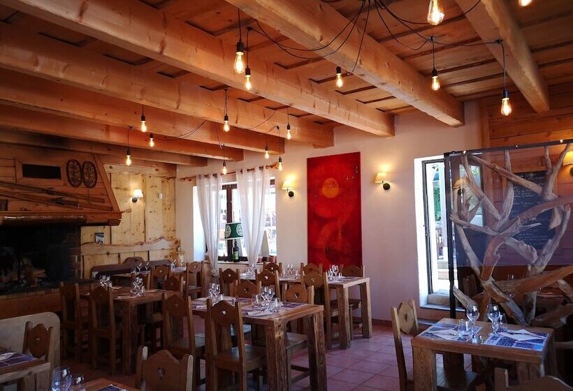 簡易ホテル Auberge Les 2 Moucherolles