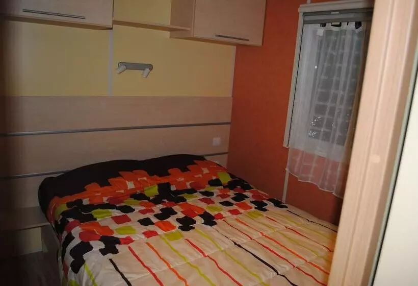 ホテル Camping Lou Cabasson