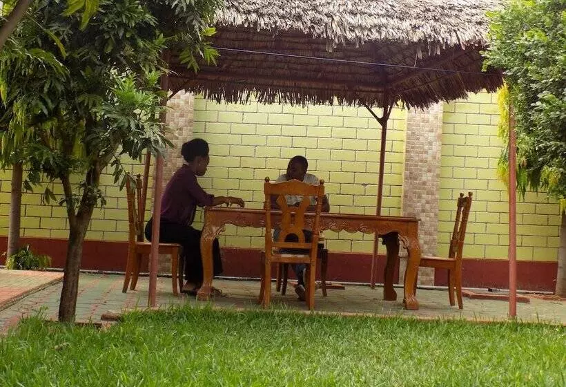 هتل Kilimanjaro Base