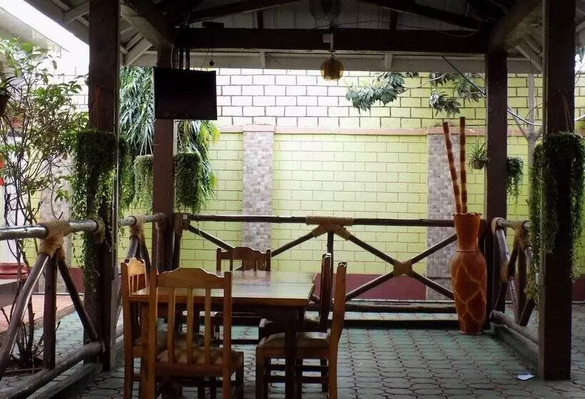 هتل Kilimanjaro Base