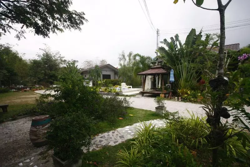 هتل Long Lake Resort