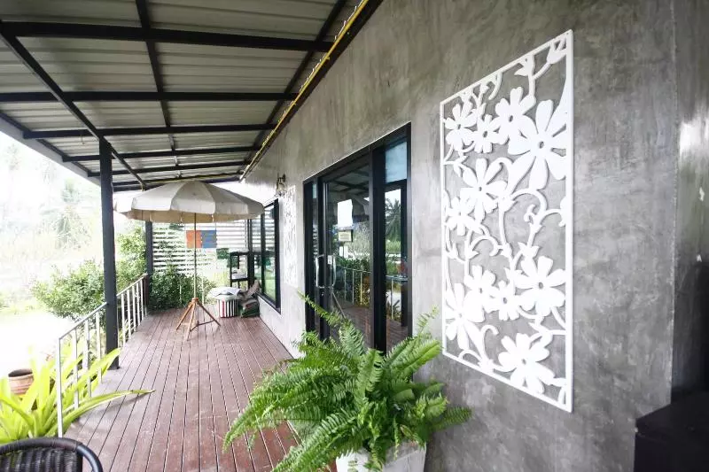 هتل Long Lake Resort