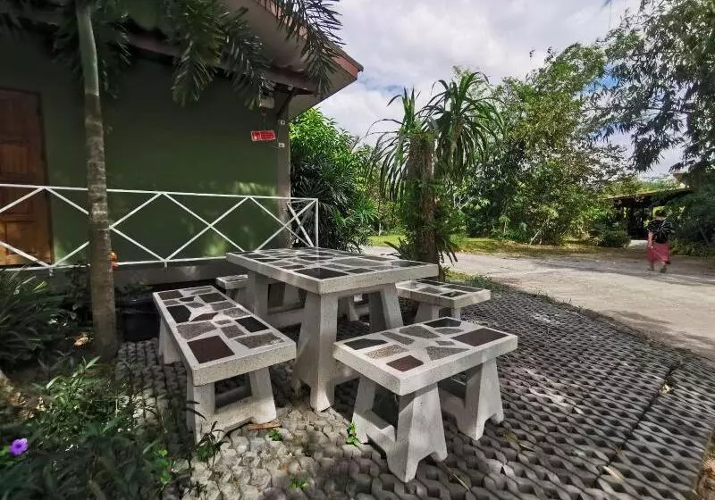 هتل Long Lake Resort