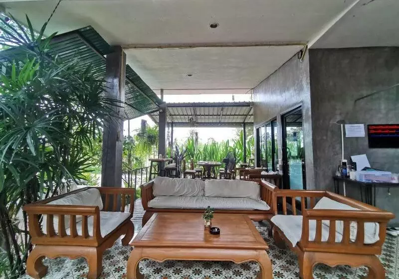 هتل Long Lake Resort