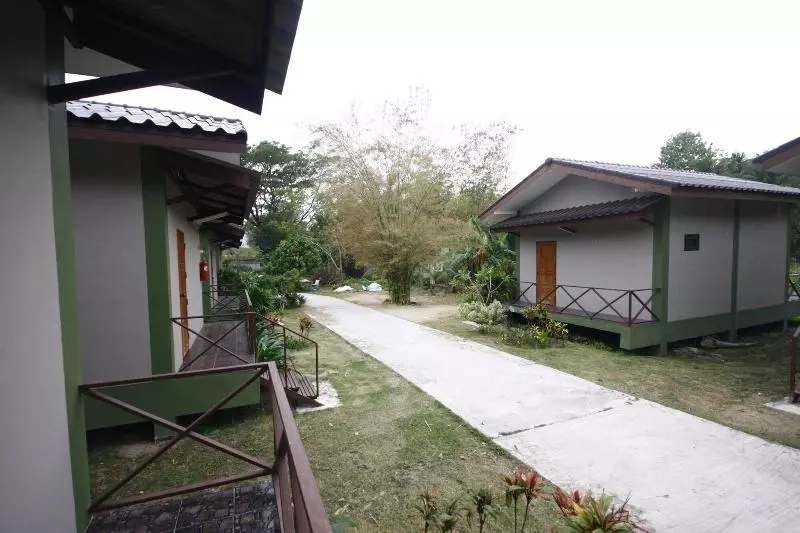 هتل Long Lake Resort