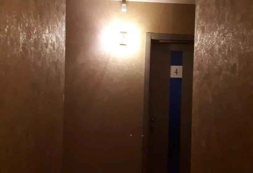 هتل The Apartments