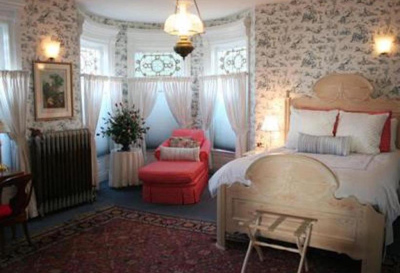 M&m Victorian Bed And Breakfast