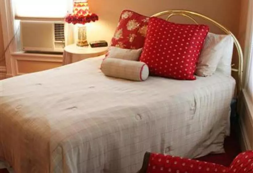 M&m Victorian Bed And Breakfast