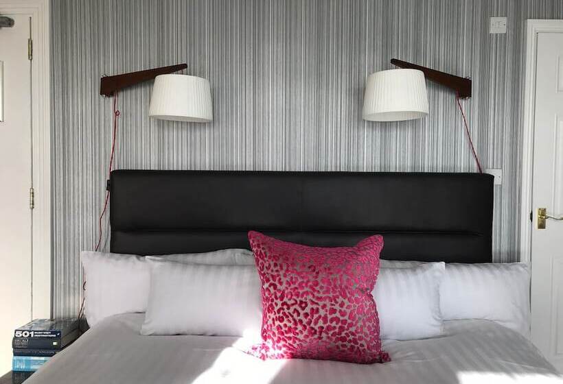 بنسيون Regency Rooms