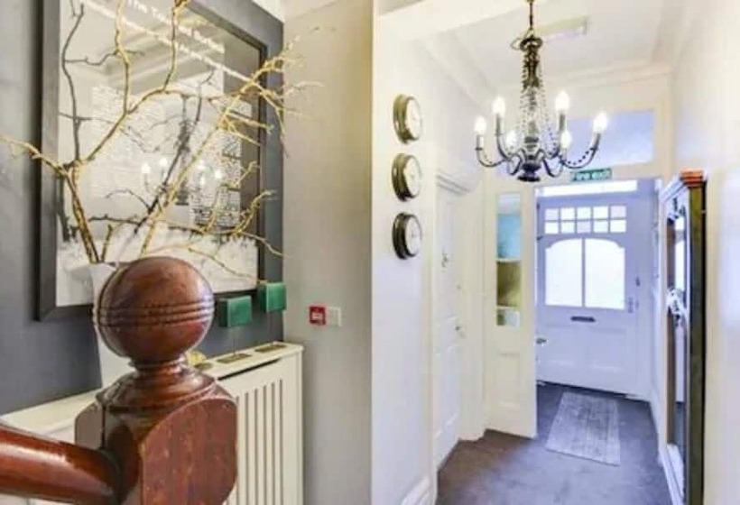 بنسيون Regency Rooms