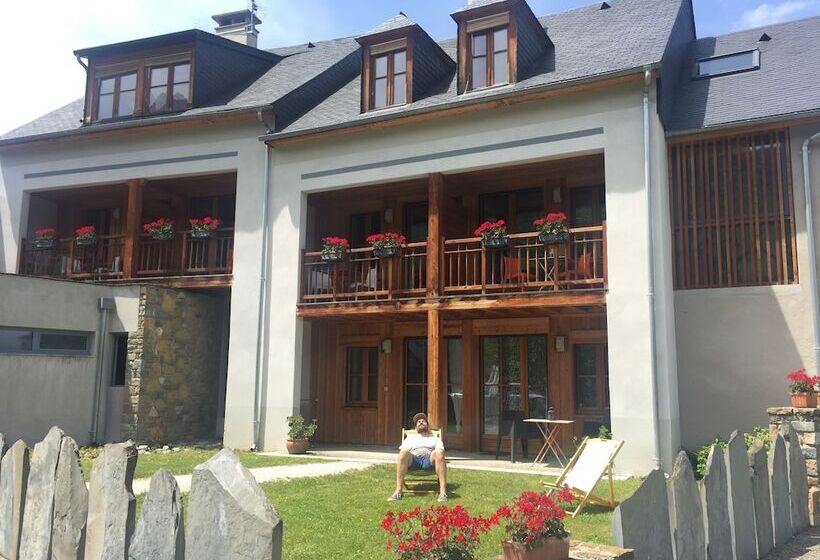 إقامة Les Chalets D Arrens