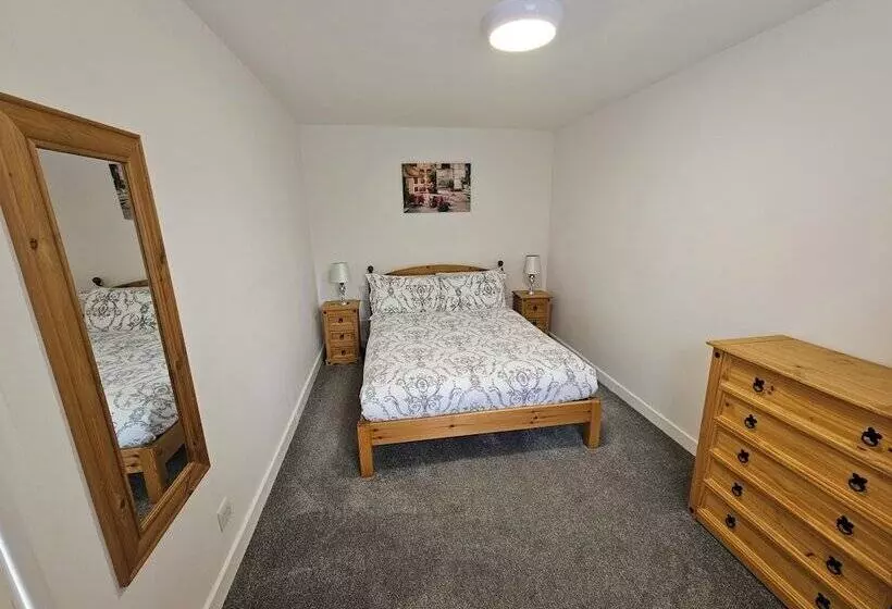 T & J Motel