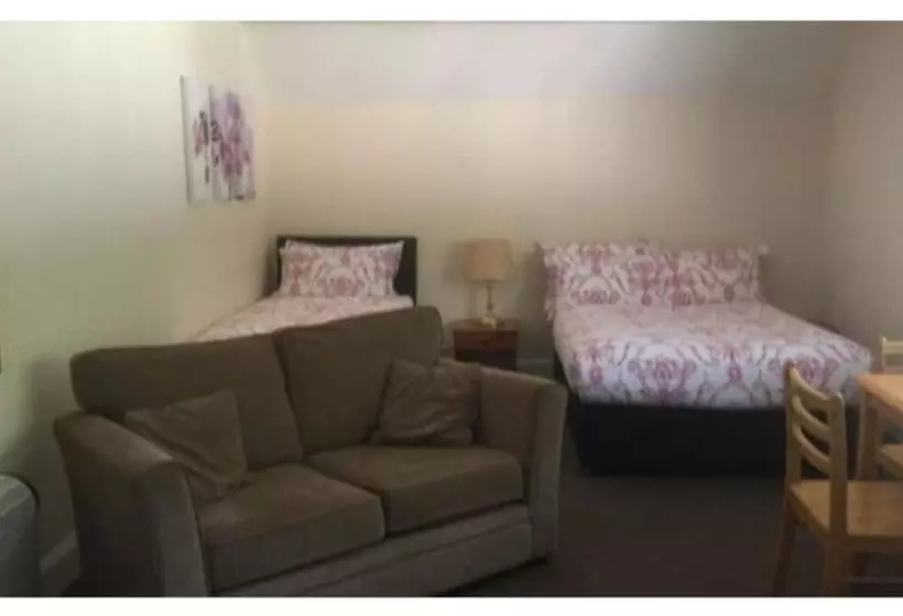 T & J Motel