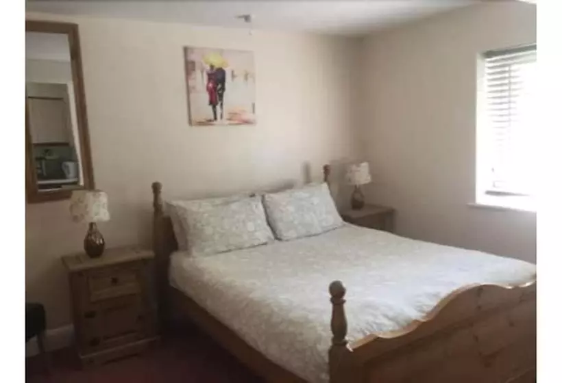 T & J Motel