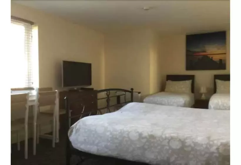 T & J Motel
