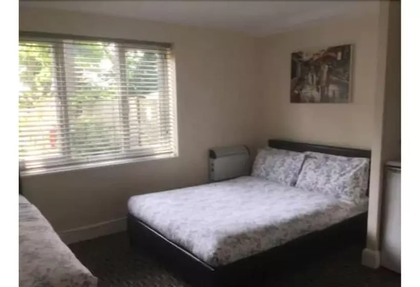 T & J Motel