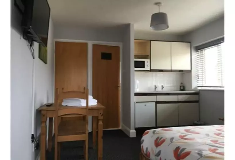 T & J Motel
