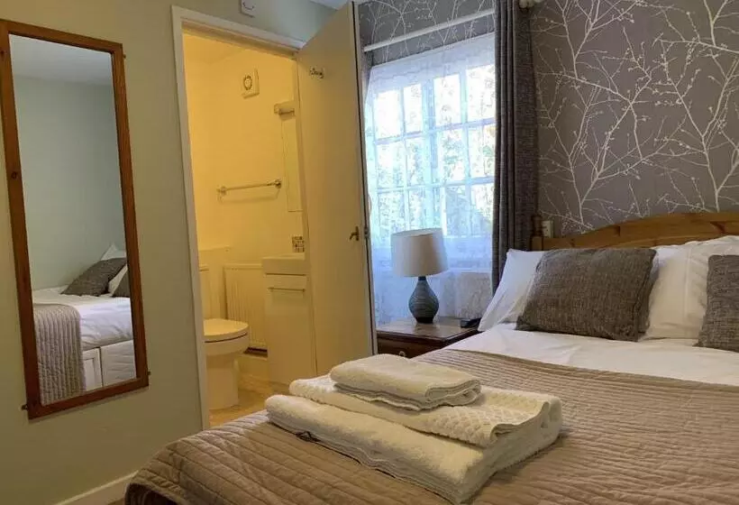 The White Hart Country Inn