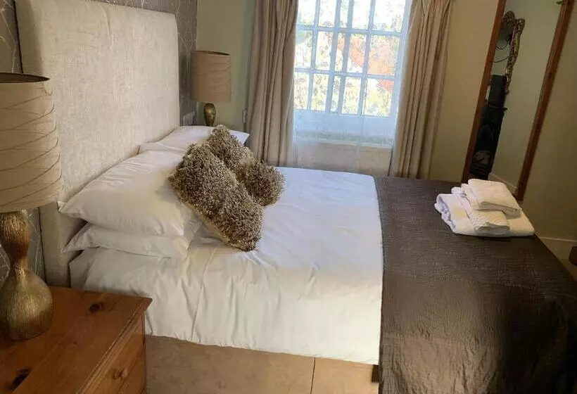 The White Hart Country Inn