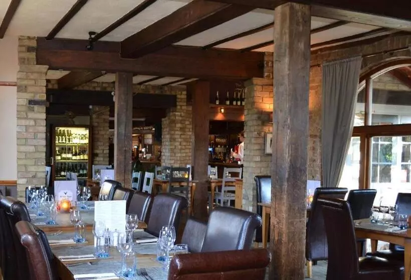The White Hart Country Inn