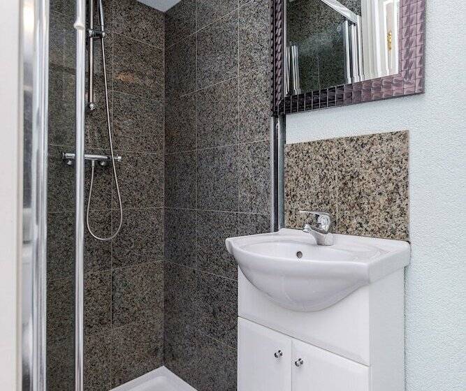 Watford General Suites