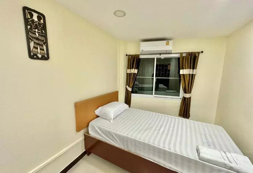 Baan At Khaosan Hostel