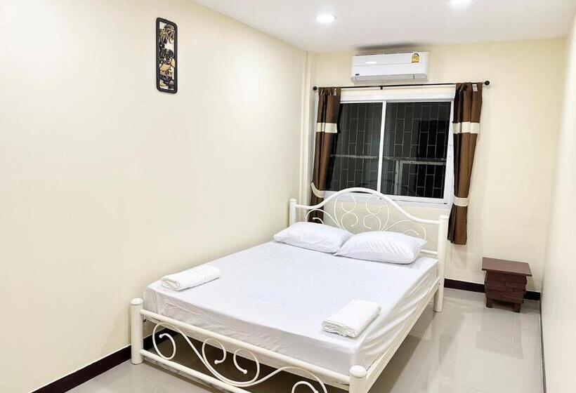 Baan At Khaosan Hostel