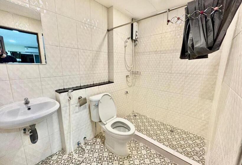 Baan At Khaosan Hostel