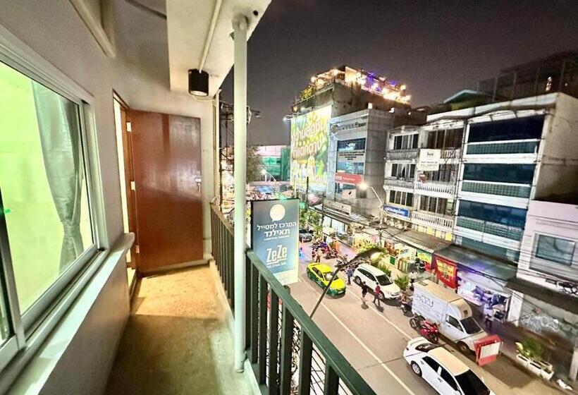 Baan At Khaosan Hostel