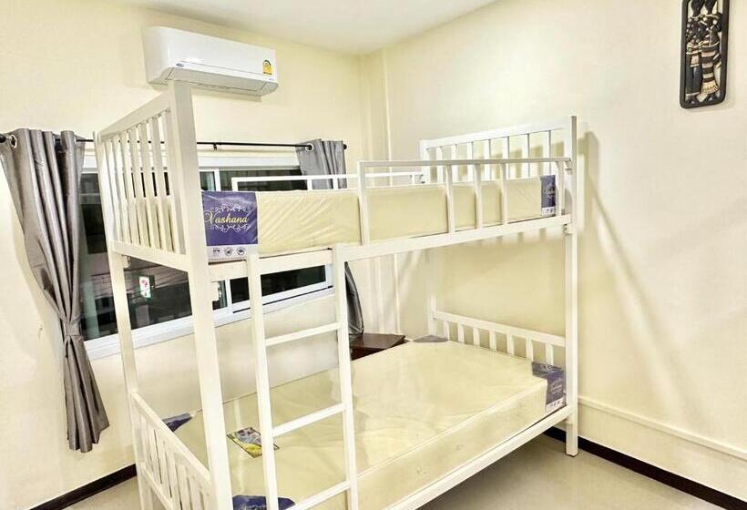 Baan At Khaosan Hostel