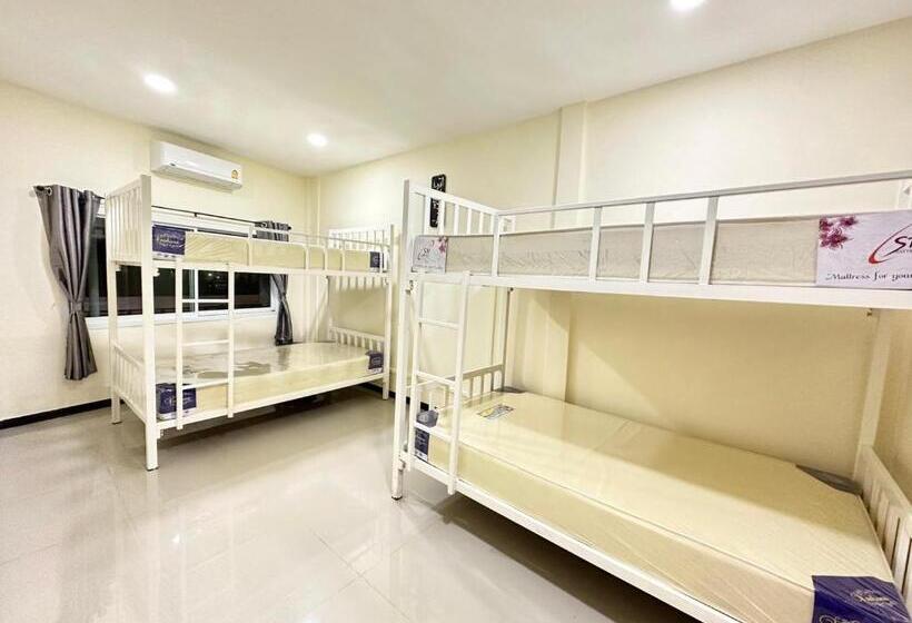 Baan At Khaosan Hostel