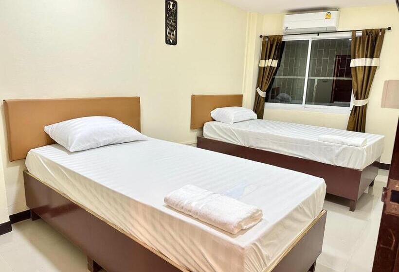 Baan At Khaosan Hostel