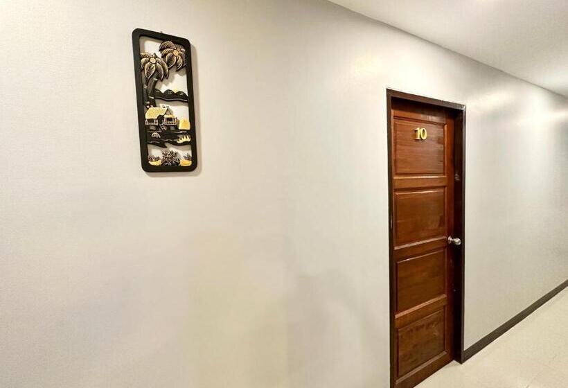 Baan At Khaosan Hostel