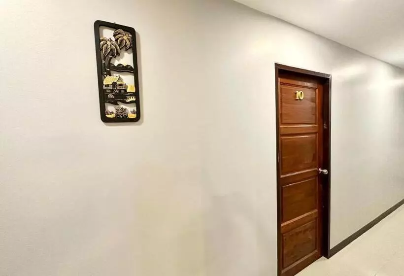 Baan At Khaosan Hostel
