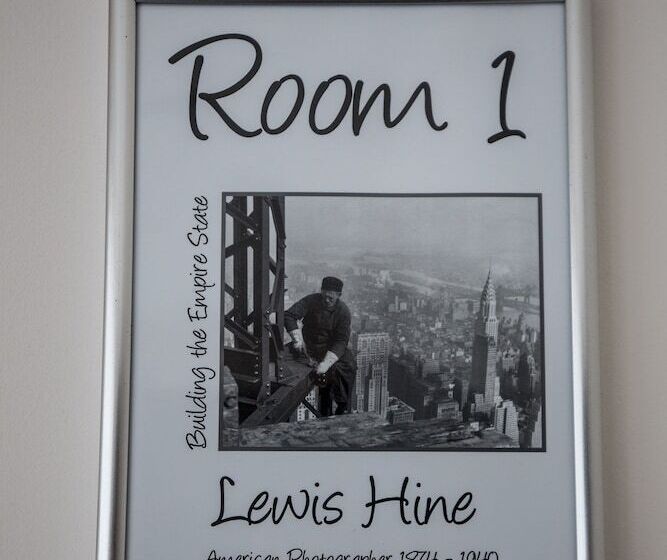 住宿加早餐  The Old Clubhouse, In Lacock Village