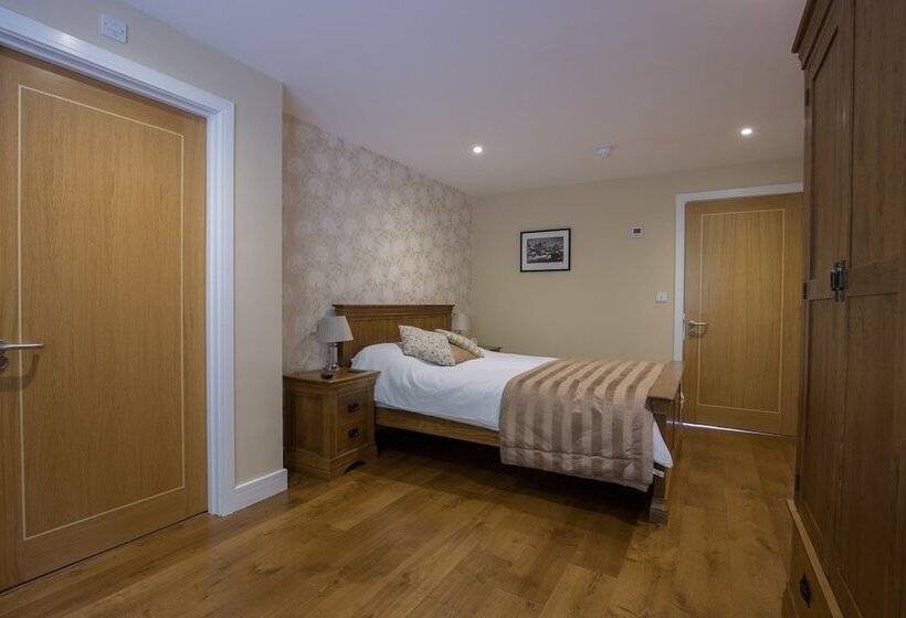 住宿加早餐  The Old Clubhouse, In Lacock Village