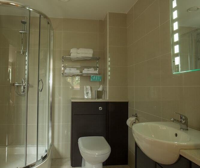 住宿加早餐  The Old Clubhouse, In Lacock Village