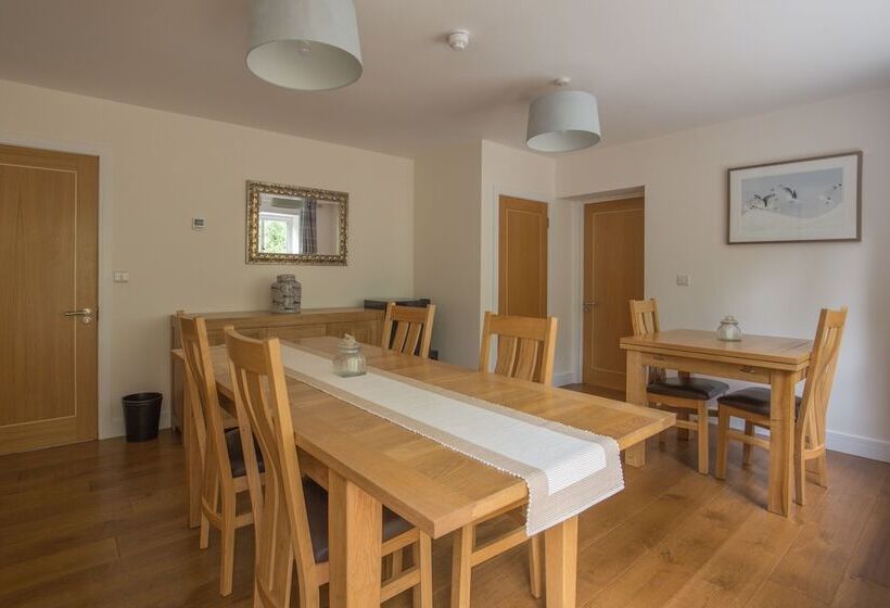 צימר The Old Clubhouse, In Lacock Village