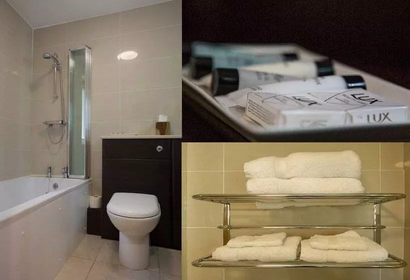 Aamiaismajoitus (B&B) The Old Clubhouse, In Lacock Village