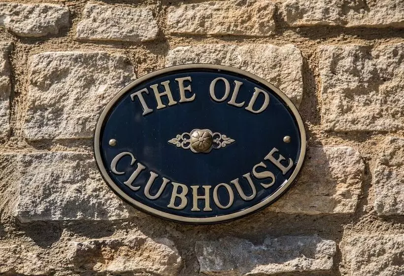 Aamiaismajoitus (B&B) The Old Clubhouse, In Lacock Village