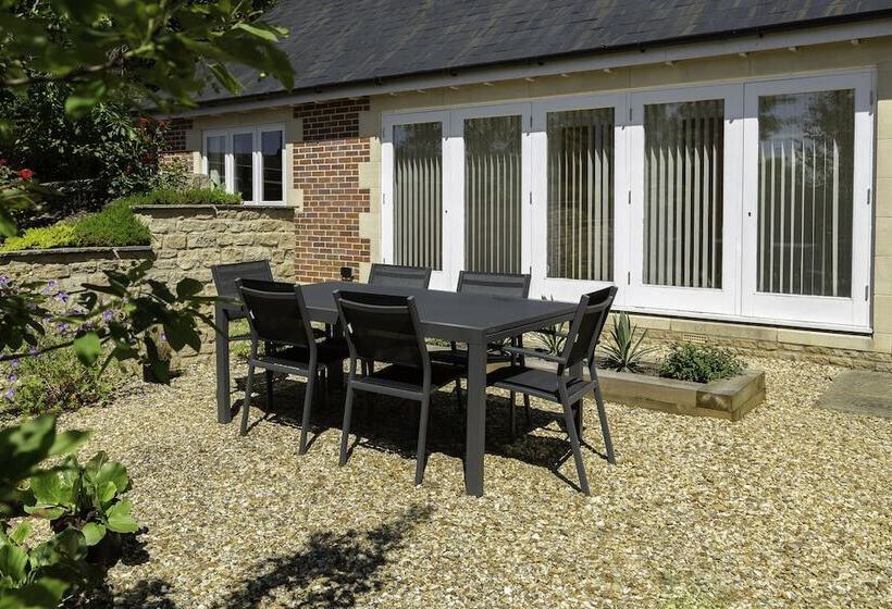 住宿加早餐  The Old Clubhouse, In Lacock Village